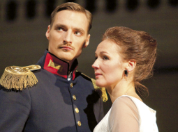 Anna Kareņina (Indra Roga) un Aleksejs Vronskis (Ģirts Liuziniks). Foto — Gunārs Janaitis
