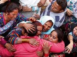 Pret kristiešiem vērstu terorista pašnāvnieka sprādzienu parkā Pakistānas austrumu pilsētā Lahorā sarīkoja ar Pakistānas Taleban saistīts grupējums Jamaat ul Ahrar. Nogalināti 72 un ievainoti vairāk nekā 300 cilvēku, galvenokārt sievietes un bērni, jo eksplozija notika Lieldienās parkā pie bērnu atrakcijām.
