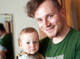 «Vectēvs Eugenijs, kas ieteica manu vārdu, gribēja, lai es studētu jurisprudenci un kļūtu par prezidentu,» stāsta Kārlis Ulmanis. Viņš gan pievērsies grafiskajam dizainam un iespieddarbu maketam. Savai meitai izvēlējies Latvijā pagaidām neatkārtotu vārda un uzvārda kombināciju: Hanneke Ulmane.