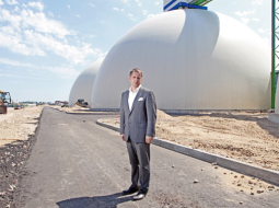 Riga Fertilizer Terminal valdes loceklis Roberts Kļaviņš: «Cilvēki visu laiku neizprot, ka terminālis nodarbosies ar granulētu minerālmēslu pārkraušanu, nevis tīrām ķīmiskām vielām.»