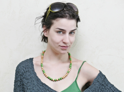 Asmika: Cerēju, ka vismaz līdz Armēnijai ziņas neaizies, bet — kas tev deva! Interneta laikmets, ko var gribēt. Foto — Jānis Saliņš un Gatis Gierts, F64