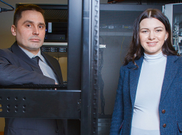 Elīna Jakubaņeca un Didzis Grundspeņķis.