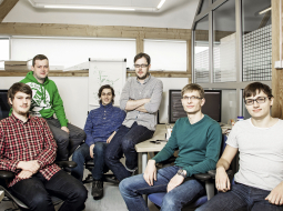 Cobook komanda — Kārlis Lauva (no kreisās), Jānis Dancis, Uģis Lazdiņš, Kaspars Dancis, Miķelis Vindavs, Rihards Skuja.