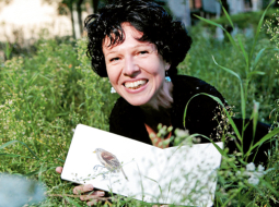 Ieva Jurjāne smejas, ka pašlaik atrodoties naturālisma un pētniecības periodā. «Kopš zināma laika man ir kā tāds pienākums — ja es kādu mirušu putnu dabūju, es viņu nevaru ne aprakt, ne aizsviest, ja neesmu uzzīmējusi.»