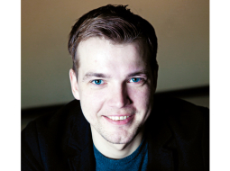 Iestāties aktieros pamudinājuši draugi. «Nebiju savilcis kopā, ka par aktieri var mācīties. Likās — par to jau nemācās, tāpat kā par prezidentu.»