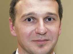 Jaroslava Streļčenoka paraksts esot uz gandrīz visiem lēmumiem par valsts amatpersonu, arī Saeimas deputātu sodīšanu par nonākšanu interešu konfliktā.