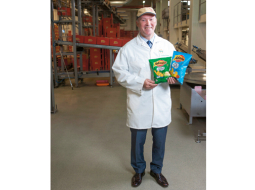 «Mēs cenšamies izprast, ko grib lietuvietis, latvietis vai igaunis. Tiek veikti pētījumi, analizēts produkcijas noiets,» par Baltijas tirgu saka Latfood valdes priekšsēdētājs Valdis Blūms.