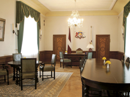 Prezidenta kabinets tagad.