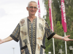 Nākamā sezona Dailes teātrī aktierim, kurš pēc operācijas palicis bez daļas kuņģa, sola sākties ar pirmizrādi.