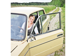 Inga Bajāre ar 20 gadu veco žiguli bijusi  ļoti apmierināta. «Nenoliedzami, Audi ir komfortablāks, taču šaurāks. Žigulī bijusi daudz labāka redzamība, gaišāks.»