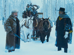 Filmas ainā Kurts Rasels (pa kreisi) un Semjuels Lī Džeksons.