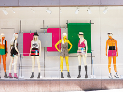 Savā dzimtenē Zviedrijā H&M ir iecienīts, taču visienesīgākais tirgus ir Vācijā, jo tur arī visvairāk veikalu — 394.