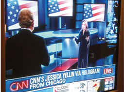Hologramma CNN tiešraidē  — raidījuma vadītājs studijā sarunājas ar žurnālisti, lai gan viņa patiesībā atrodas citā pilsētā