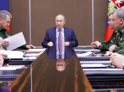 ASV žurnāls Forbes trešo gadu pēc kārtas par pašu ietekmīgāko cilvēku pasaulē atzinis Krievijas prezidentu Vladimiru Putinu. Otrajā vietā ierindojusies Vācijas kanclere Angela Merkele, bet trešajā — ASV prezidents Baraks Obama. Ceturtajā vietā ir pāvests Francisks.