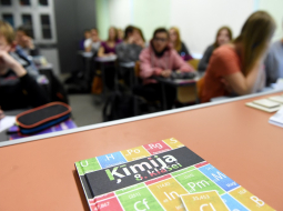 Ķīmijas stunda Teikas vidusskolā. Foto: Ieva Makare, LETA