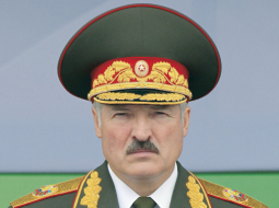 Prezidents Aleksandrs Lukašenko Neatkarības dienas militārajā parādē