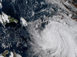 Viesuļvētra Marija Dominikas salu tuvumā. Foto: AFP/LETA