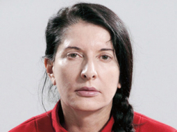 Marina Abramoviča. Mākslinieka klātbūtnē