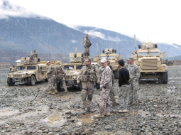 Amerikāņi un latvieši 2009.gada februārī ieradušies jaunajā dienesta vietā Nūrestānas provincē, kas atrodas uz ziemeļiem no Afganistānas galvaspilsētas Kabulas.