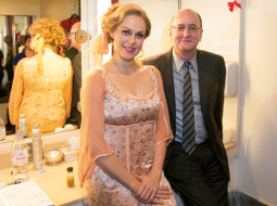 Kristīne Opolais ar Metropolitēna operas direktoru Pīteru Gelbu.
