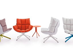 Patrisijas Urkiolas radītie ārpus telpām lietojamie krēsli Husk Outdoor zīmolam B&B Italia.