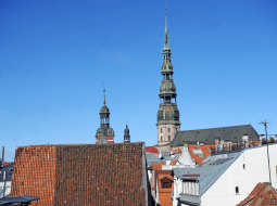 Skats uz Pēterbaznīcas torni Vecrīgā. Foto: Edijs Pālens, LETA