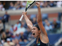 Anastasija Sevastova pēc uzvaras spēlē ar Mariju Šarapovu. Foto: AFP/LETA