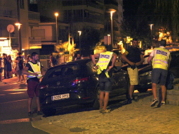 Policisti Kambrilsā novērš jaunu teroraktu. Foto: AFP/LETA