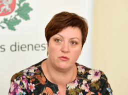 Valsts vides dienesta (VVD) ģenerāldirektore Inga Koļegova preses brīfingā. Foto: Zane Bitere, LETA