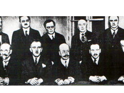 Latviešu pagaidu nacionālās padomes valde. Pirmajā rindā no kreisās: Kristaps Bahmanis (sekretārs), Jānis Rubulis (priekšsēdētāja biedrs), Voldemārs Zāmuels (priekšsēdētājs), Jānis Palcmanis (priekšsēdētāja biedrs), Kārlis Pauļuks (priekšsēdētāja biedrs). Otrajā rindā no kreisās: Vilis Siliņš, Oto Nonācs, Kārlis Skalbe, Jānis Akuraters, Eduards Laursons. 1917. gada beigas.
Foto no Latvijas Kara muzeja krājuma
