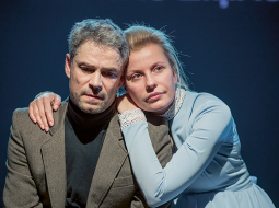 Agnese Zeltiņa (Marta) un
Ivars Auziņš (Džordžs).
Foto — Jānis Deinats, Fotocentrs