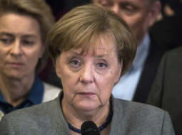 Vācijas kanclere Angela Merkele pēc Brīvo demokrātu partijas aiziešanas no koalīcijas sarunām. Foto: AP/LETA