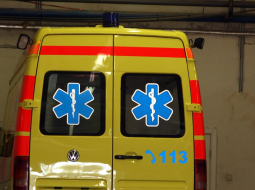 Neatliekamās medicīniskās palīdzības dienesta (NMPD) automašīna. Foto: Rebeka Žeire, LETA