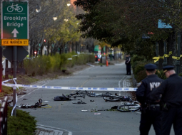 Terorista automašīnas satriektie velosipēdi pēc uzbrukuma Ņujorkas Manhetenā. Foto: AP/LETA