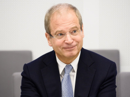 Andris Ameriks atbild uz jautājumiem Saeimas parlamentārās izmeklēšanas komisijā 11. decembrī. Foto: Edmunds Brencis, Picture Agency