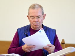 Aivars Lembergs pirms tiesas sēdes Rīgas apgabaltiesā. Foto: Paula Čurkste, LETA