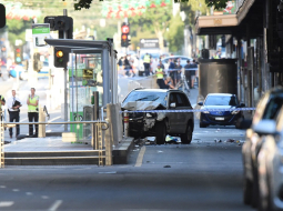 Uzbrucēja sadaudzītā automašīna Melburnā. Foto: AFP/LETA