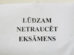 Notiek eksāmens. Foto: Evija Trifanova, LETA