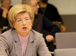 Oligarhu lietas parlamentārās izmeklēšanas komisijas priekšsēdētāja Inguna Sudraba. Foto: Edijs Pālens, LETA