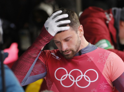 Martins Dukurs pēc finiša Phjončhanā. Foto: Reuters/LETA