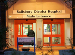 Solsberi hospitālis, kur atrodas bijušais dubultaģents Sergejs Skripaļs pēc saindēšanās ar nezināmu vielu. Foto: AP/LETA