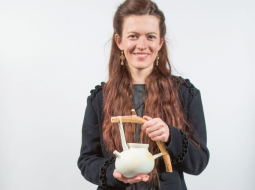 Laima Grigone, zīmola Laima Ceramics vadītāja, savas keramikas darbnīcas īpašniece un vadītāja.
Foto — Jēkabs Kalvelis, Picture Agency