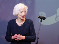 Latvijas Literatūras gada balvas par mūža ieguldījumu ieguvēja literatūrvēsturniece Līvija Volkova balvas pasniegšanas ceremonijā. Foto: Edijs Pālens, LETA