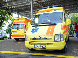 Neatliekamās medicīniskās palīdzības dienesta (NMPD) automašīnas. Foto: Evija Trifanova, LETA