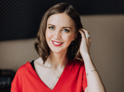 Annija Oueijan. Publicitātes foto