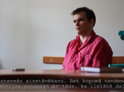 Ansis Ataols Bērziņš sarunā ar "Ir" žurnālisti Indru Spranci.
