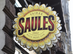 Restorāns "Vairāk saules" Dzirnavu ielā. Foto: Paula Čurkste, LETA