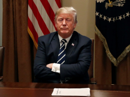 ASV prezidents Donalds Tramps sniedz paziņojumu par saviem izteikumiem Helsinkos. Foto: Reuters/LETA