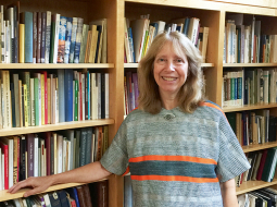 Sarma Muižniece-Liepiņa ir uzaugusi ģimenē, kur valdījusi mīlestība pret literatūru un mākslu. Viņas mamma ir valodniece un dzejniece Lalita Muižniece, arī Sarma ir dzejniece un māksliniece.
Foto no privātā arhīva
