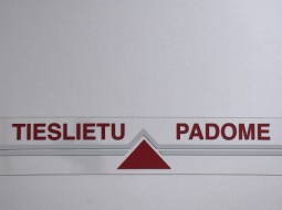 Tieslietu padomes logo. Foto: Paula Čurkste, LETA